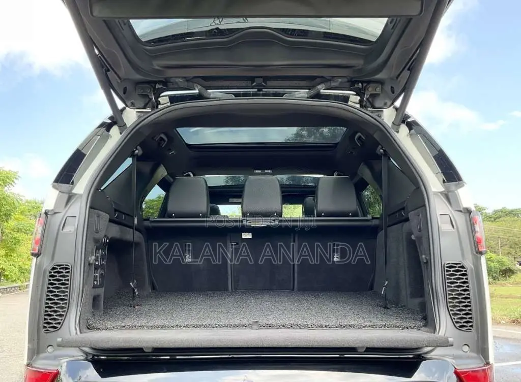 Land-Rover Discovery 5 HSE 2019 SUV (Used)