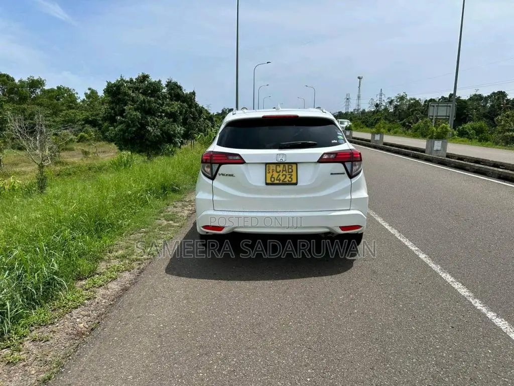 Honda Vezel 2014 SUV (Used)