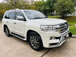Toyota Land Cruiser 2017 SUV (Used)