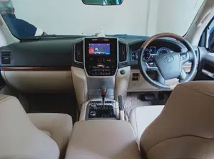 Toyota Land Cruiser 2017 SUV (Used)