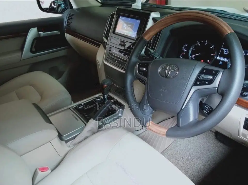 Toyota Land Cruiser 2017 SUV (Used)