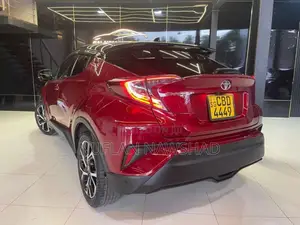 Toyota CHR TURBO 2018 SUV (Used)