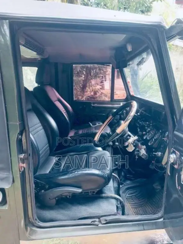 Mitsubishi 4DR5 1975 SUV (Used)