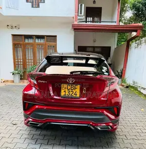 Toyota CHR 2018 SUV (Used)