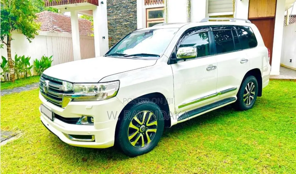 Toyota Land Cruiser Sahara V8 2014 SUV (Used)