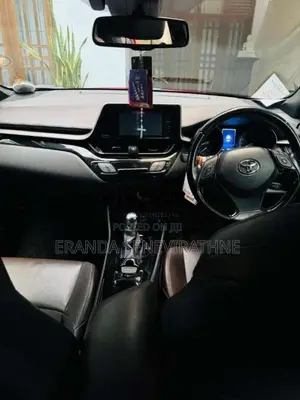 Toyota CHR 2018 SUV (Used)