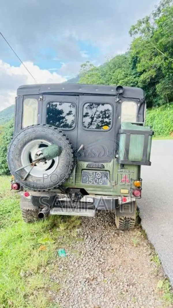 Mitsubishi 4DR5 1975 SUV (Used)