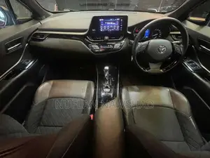 Toyota CHR TURBO 2018 SUV (Used)