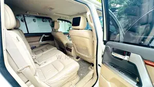 Toyota Land Cruiser Sahara V8 2014 SUV (Used)