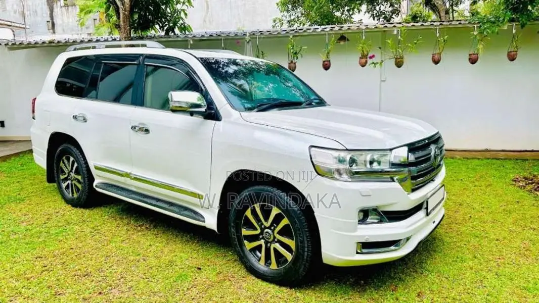 Toyota Land Cruiser Sahara V8 2014 SUV (Used)