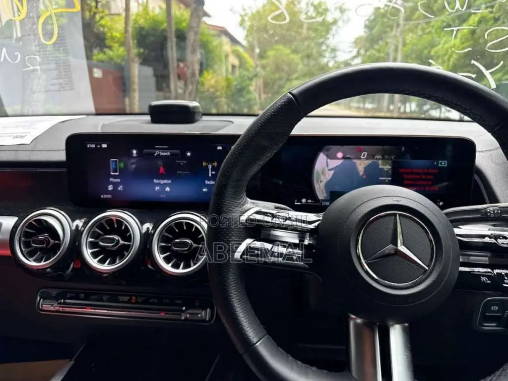Mercedes-Benz GLB 180 2024 SUV Unregistered (Recondition)