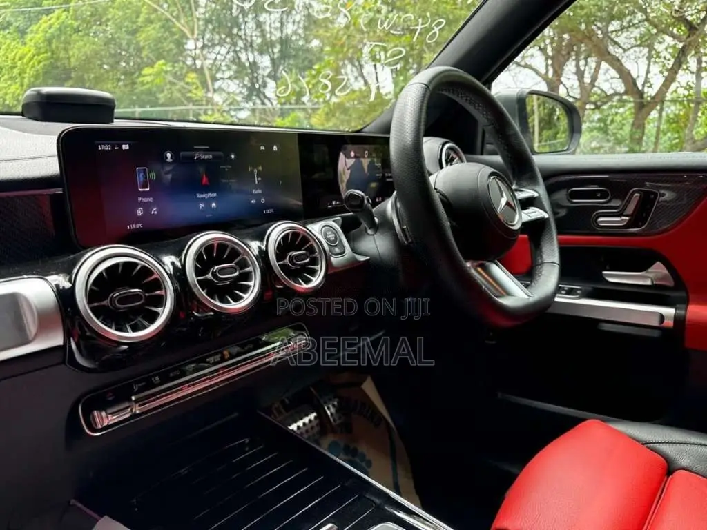 Mercedes-Benz GLB 180 2024 SUV Unregistered (Recondition)