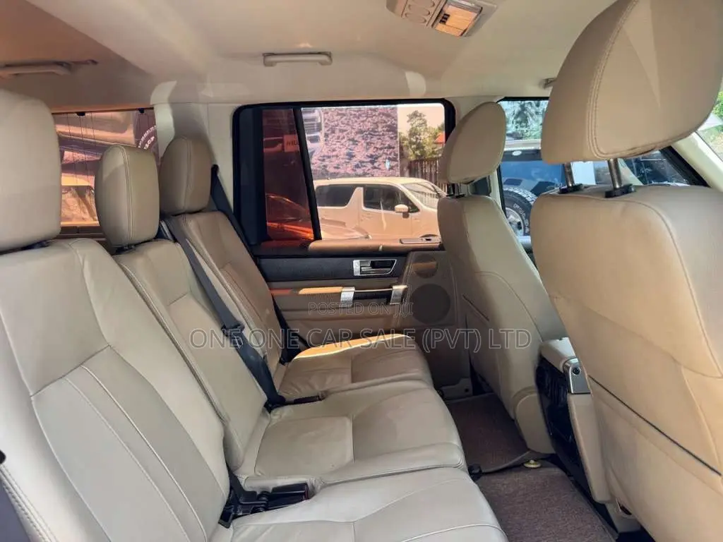 Land-Rover Discovery 4 S SDV6 2015 SUV (Used)