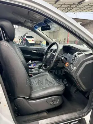 Micro Kyron 2011 SUV (Used)