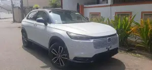 Honda Vezel Z Play Moon Roof Edition 2025 SUV Brand New