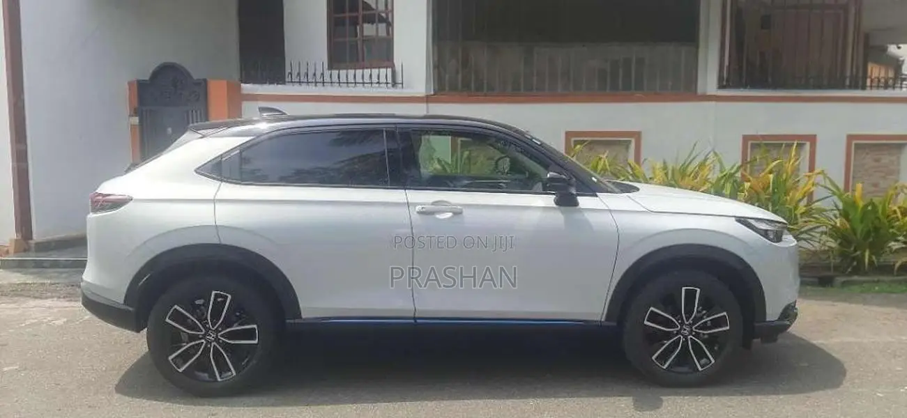 Honda Vezel Z Play Moon Roof Edition 2025 SUV Brand New