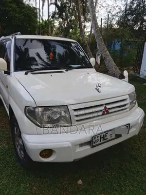 Mitsubishi Pajero IO GDI 2000 SUV (Used)