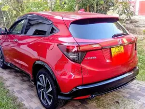 Honda VEZEL RS SENSING LED 2018 SUV (Used)