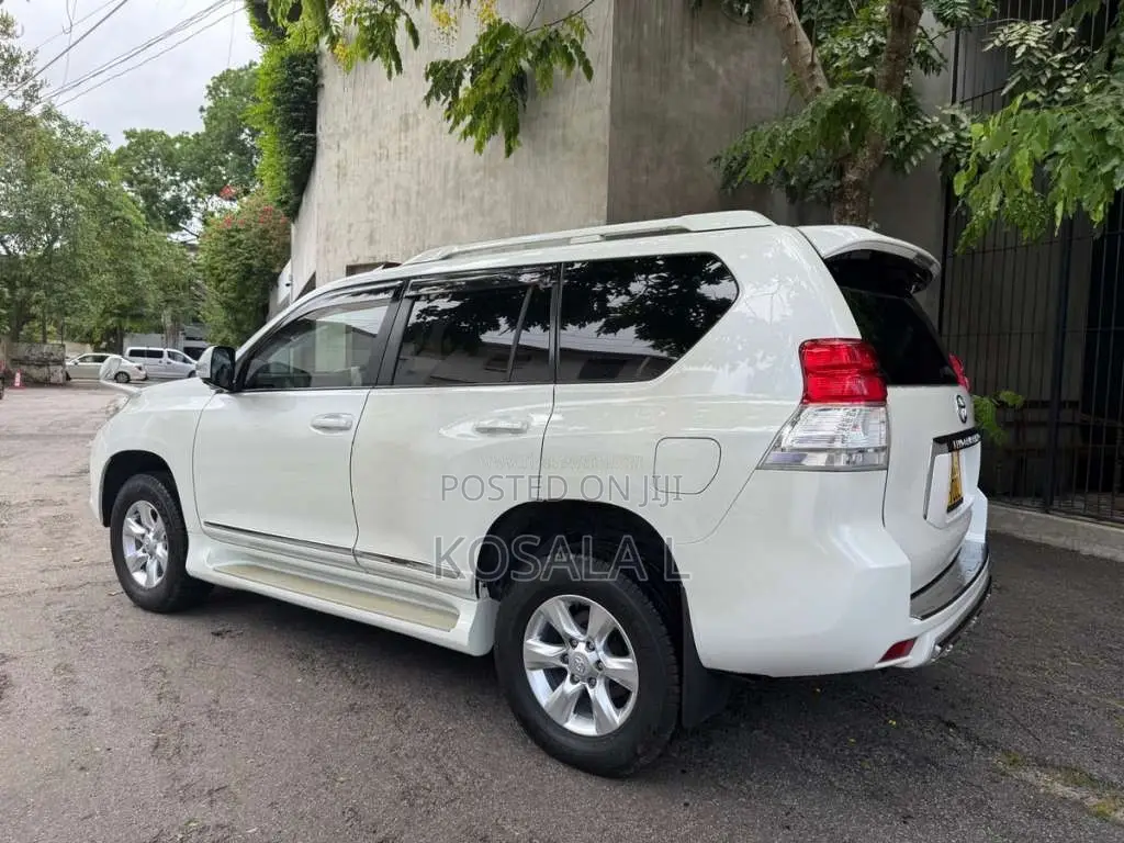 Toyota Land Cruiser Prado TRJ 150 2010 SUV (Used)