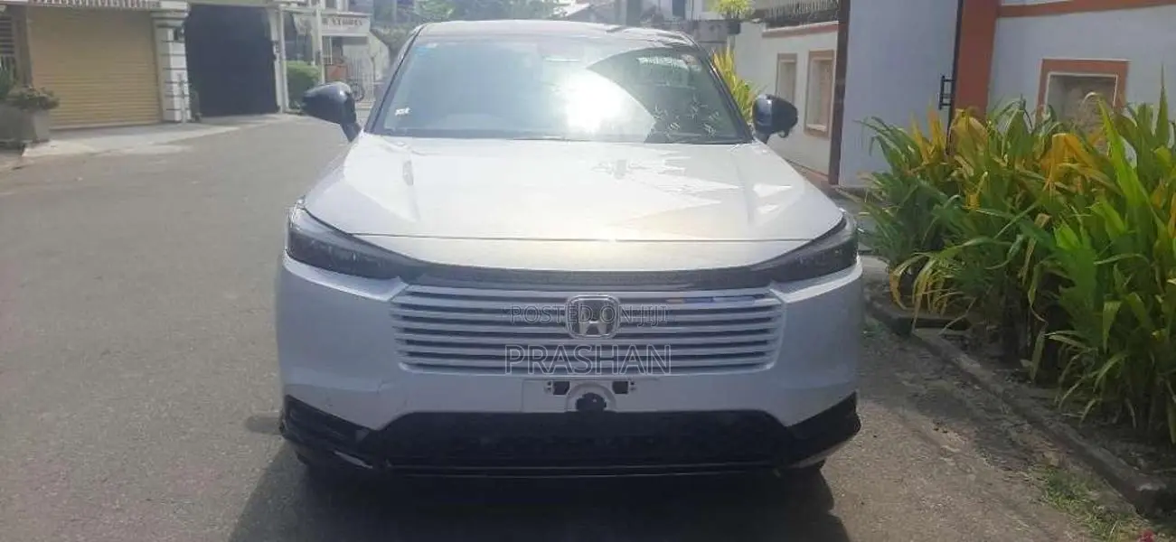 Honda Vezel Z Play Moon Roof Edition 2025 SUV Brand New