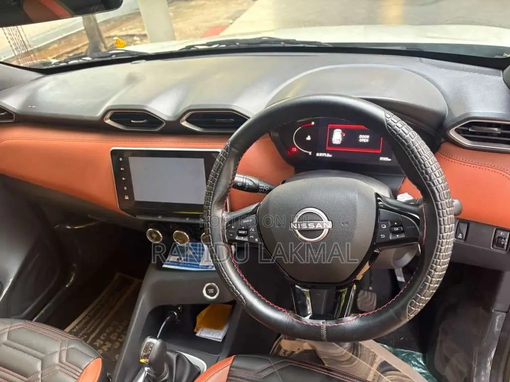 Nissan Magnite Tekna Plus 2025 SUV (Used)