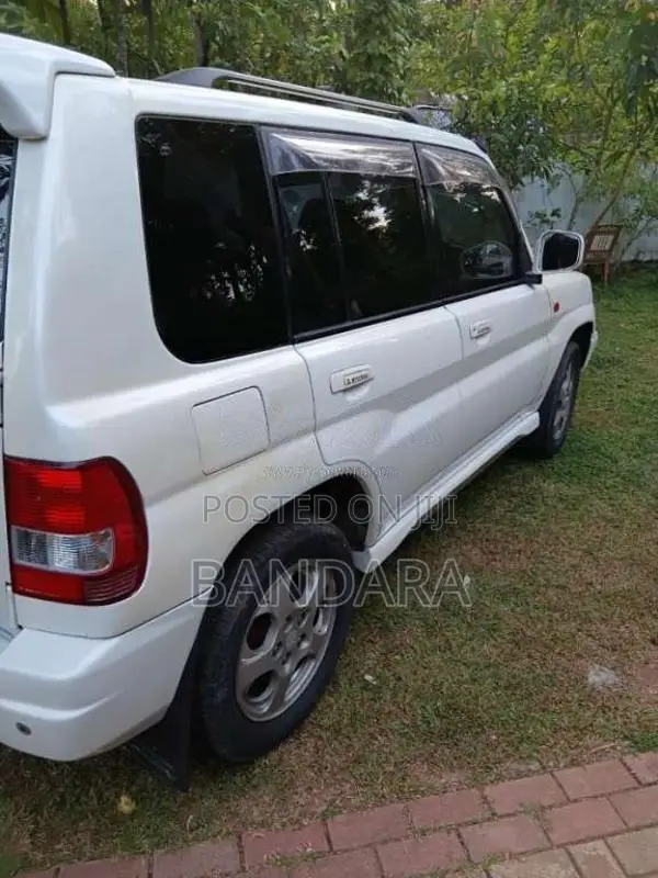 Mitsubishi Pajero IO GDI 2000 SUV (Used)