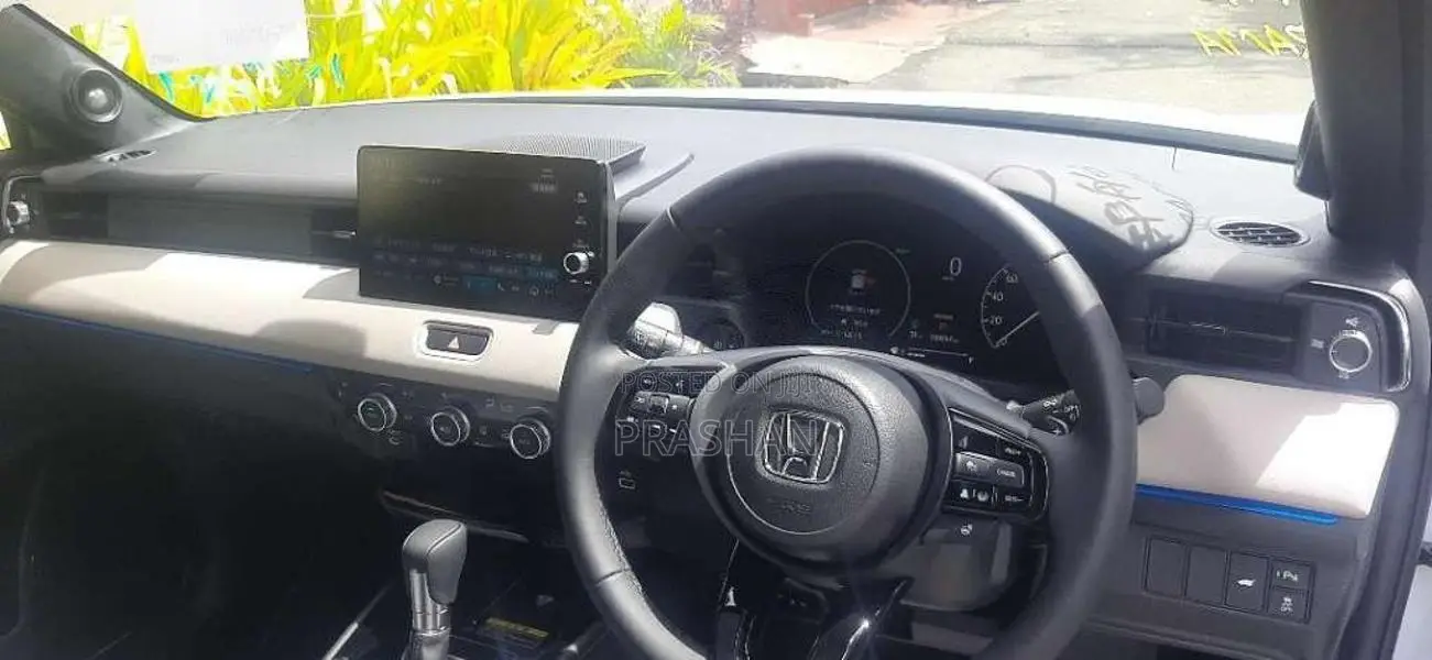 Honda Vezel Z Play Moon Roof Edition 2025 SUV Brand New