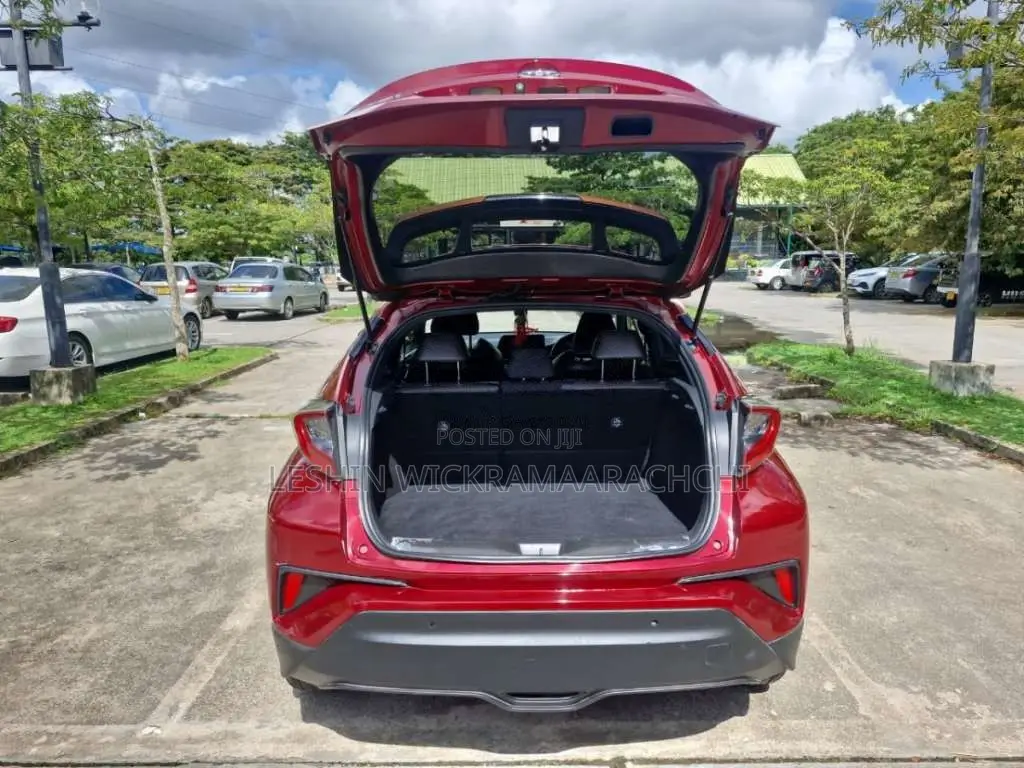 Toyota CHR 2019 SUV (Used)