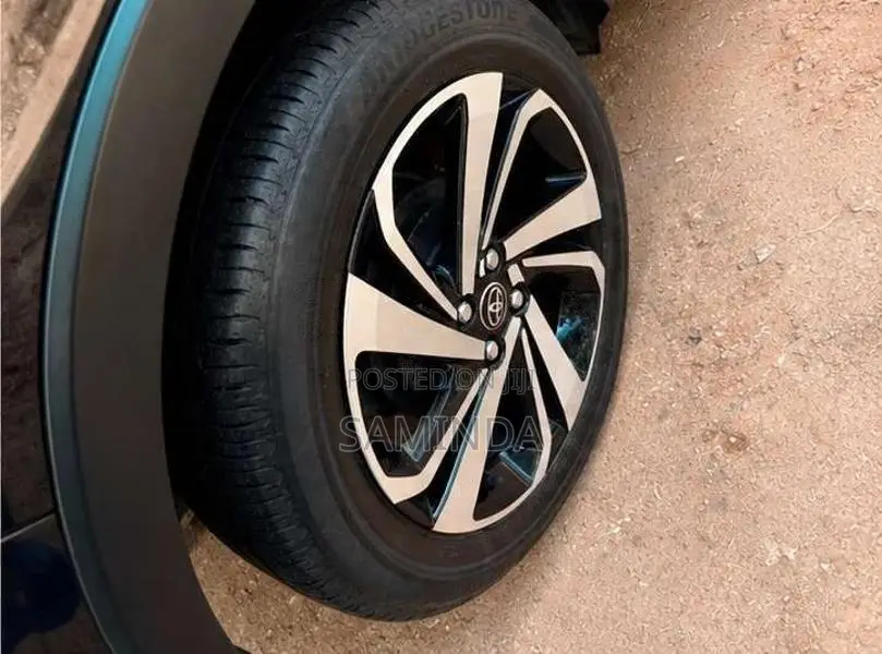 Toyota Raize 2023 SUV (Used)