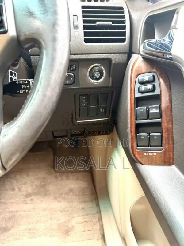Toyota Land Cruiser Prado TRJ 150 2010 SUV (Used)