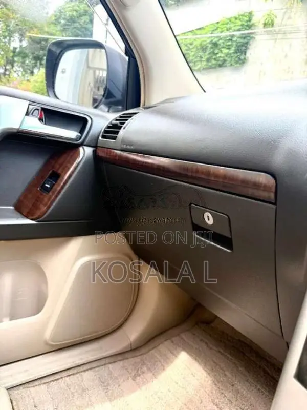 Toyota Land Cruiser Prado TRJ 150 2010 SUV (Used)