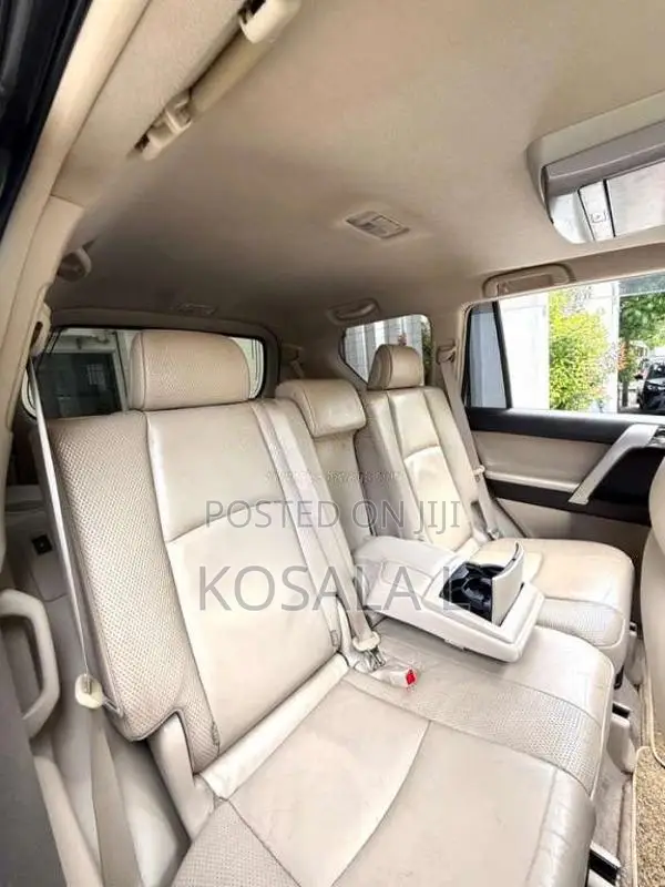 Toyota Land Cruiser Prado TRJ 150 2010 SUV (Used)