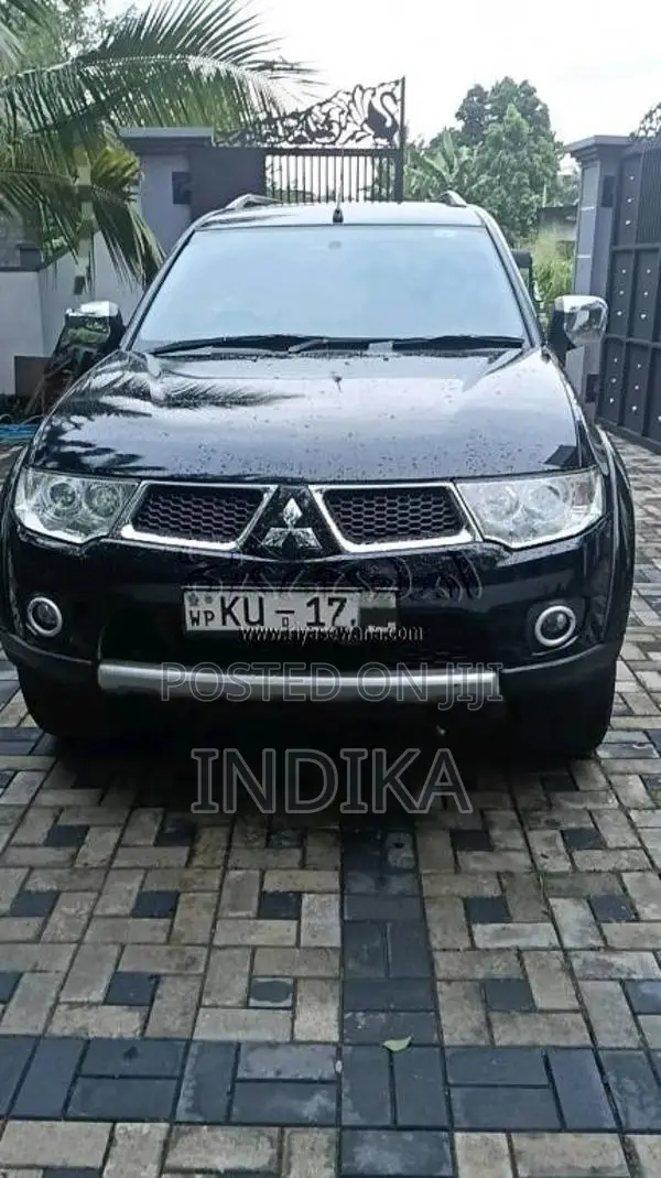 Mitsubishi Montero 2012 SUV (Used)