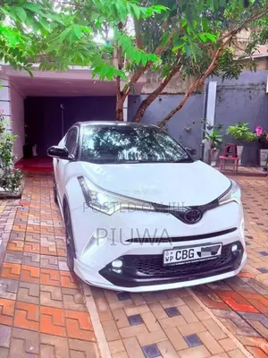 Toyota CHR NGX 10 2018 SUV (Used)