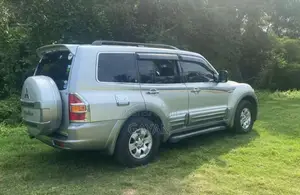 Mitsubishi Montero V6 2000 SUV (Used)