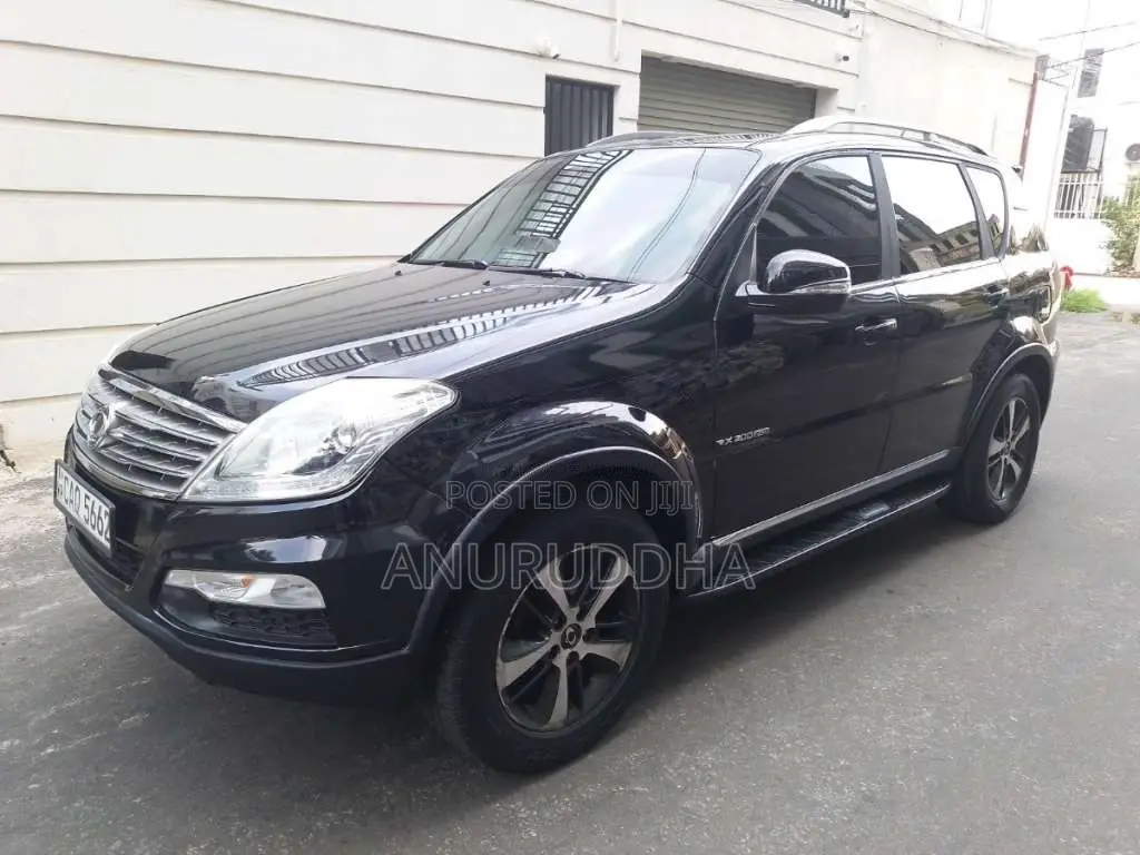 Micro Rexton W 2016 SUV (Used)