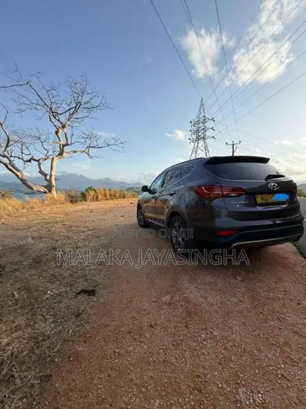 Hyundai Santa Fe 2012 SUV (Used)