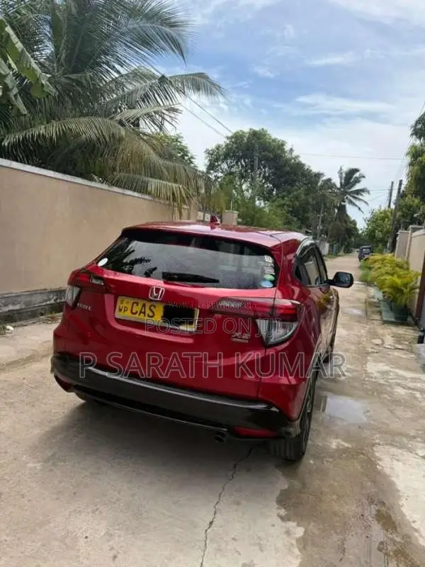 Honda Vezel Rs 2016 SUV (Used)