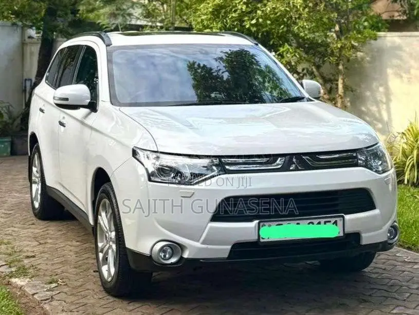 Mitsubishi Outlander Highest Option G-Navi 2013 SUV (Used)