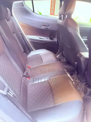 Toyota CHR NGX 10 2018 SUV (Used)