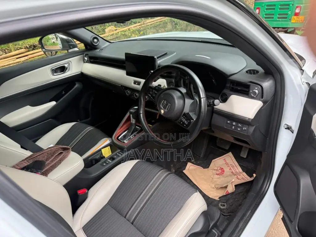 Honda Vezel Z Play 2023 SUV (Used)