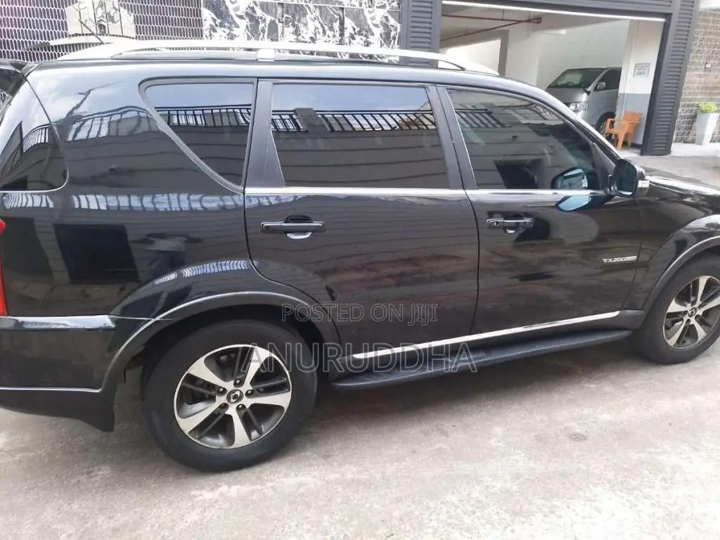 Micro Rexton W 2016 SUV (Used)