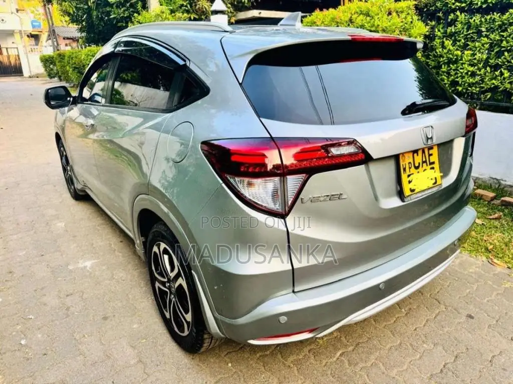 Honda Vezel 2014 SUV (Used)