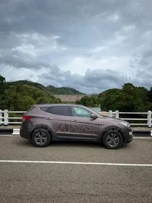 Hyundai Santa Fe 2012 SUV (Used)