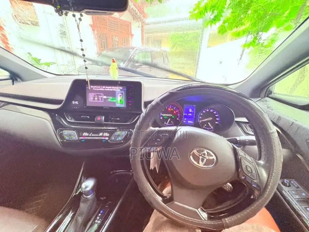 Toyota CHR NGX 10 2018 SUV (Used)