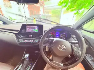 Toyota CHR NGX 10 2018 SUV (Used)