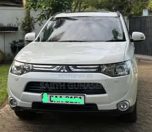 Mitsubishi Outlander Highest Option G-Navi 2013 SUV (Used)