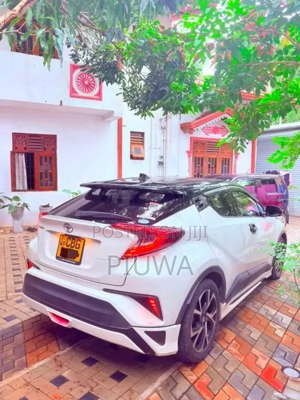 Toyota CHR NGX 10 2018 SUV (Used)