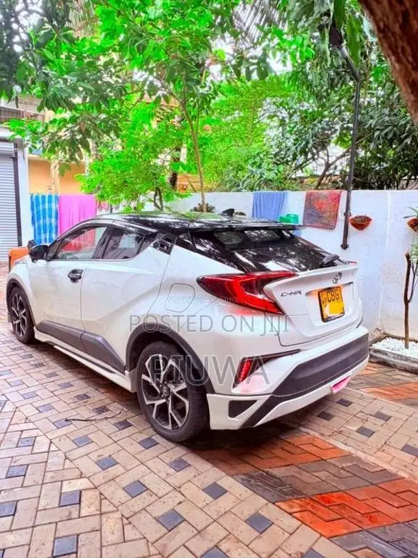 Toyota CHR NGX 10 2018 SUV (Used)