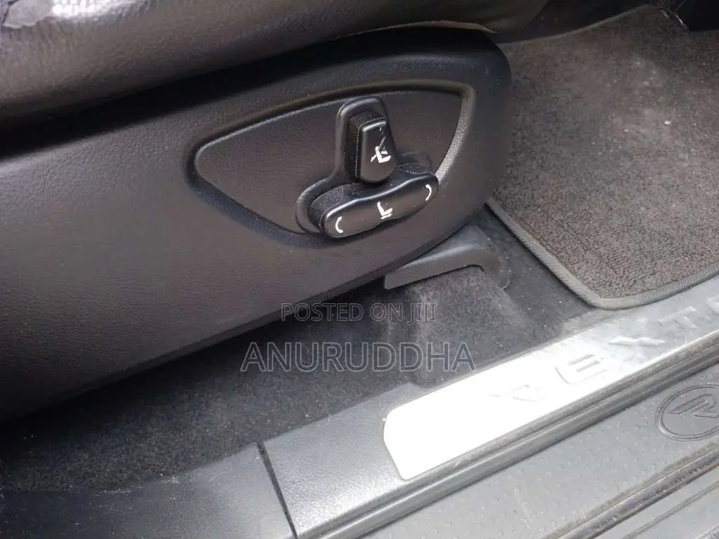 Micro Rexton W 2016 SUV (Used)